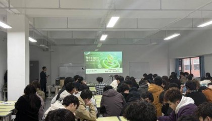 广发银行郑州新郑支行开展金融知识宣传活动，助力校园金融安全