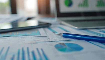 外资两月净买入中国股票27亿美元，高盛上调目标点位，恒生科技指数飙涨3.52%