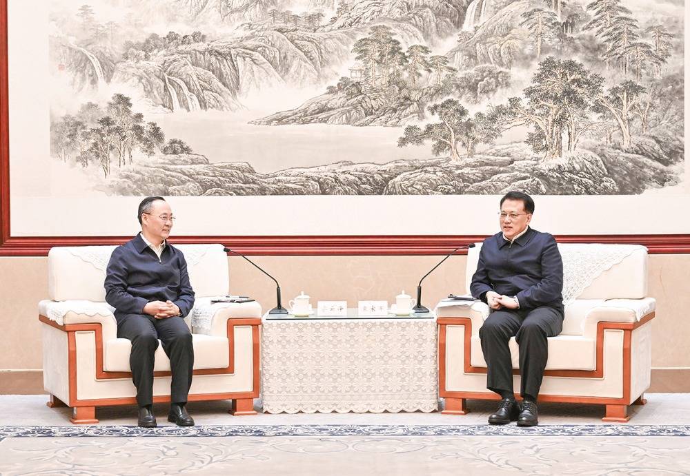 袁家军胡衡华会见国家金融监督管理总局局长李云泽