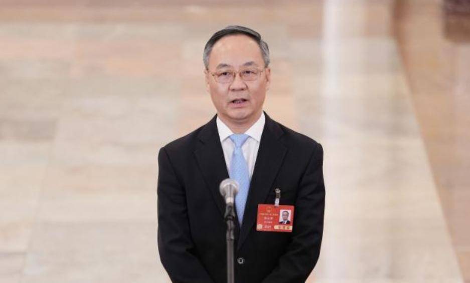 金融监管总局局长李云泽：去年共处置不良资产3.8万亿元