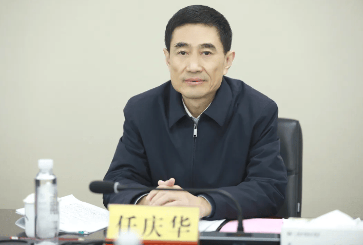 “70后”博士履新深圳金融监管局局长,曾多次强调风险防范