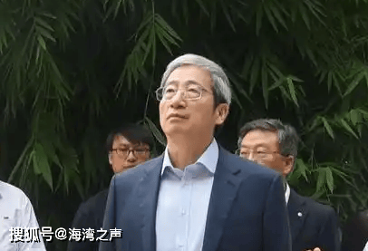 最新消息:多家银行一把手触及60岁“红线”,金融业或迎高管更替潮