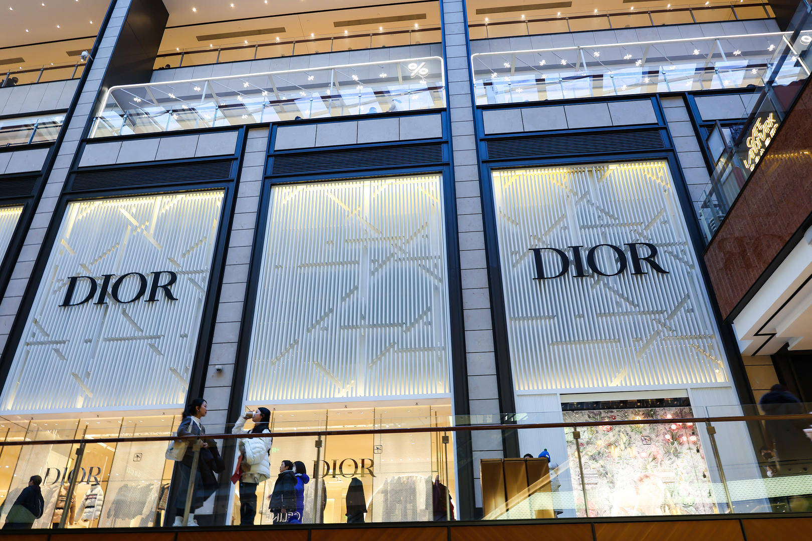 迪奥中国客户数据泄露,官方客服:不涉及信用卡等金融信息