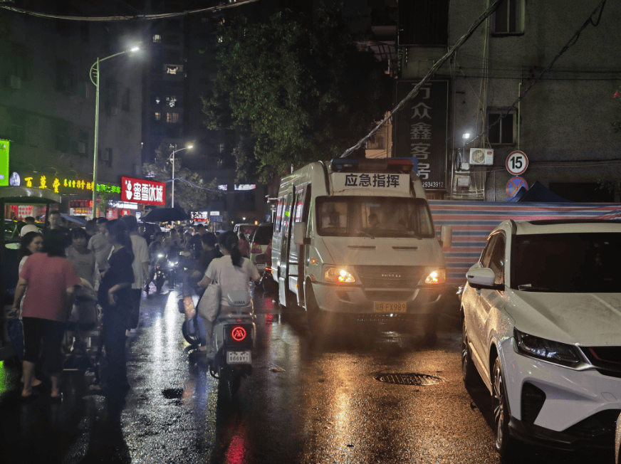 深圳一小区房屋沉降、墙体开裂,居民已撤出,官方:正在调查