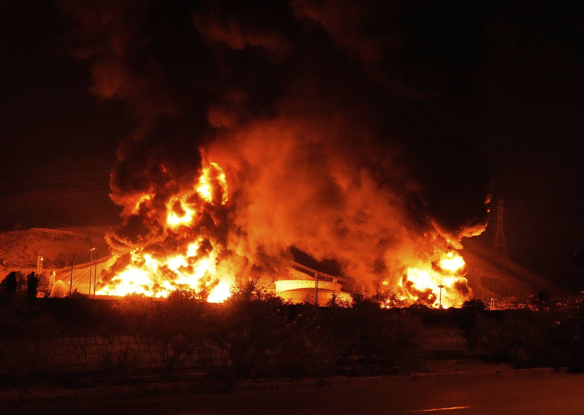 伊朗称再次击落F-35战机,对以色列新一轮导弹袭击,以总理强硬表态,21国发声谴责以色列