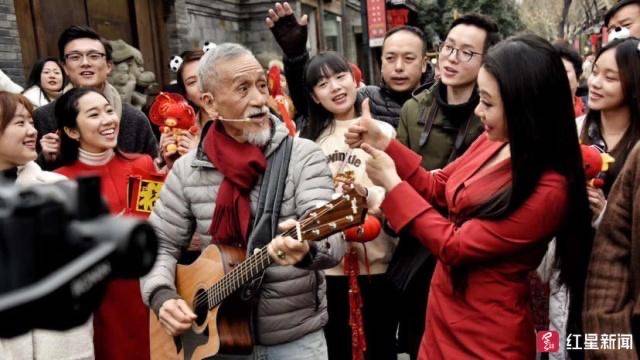 陈彼得离世,与他同唱《我和我的祖国》的成都市音乐家协会主席马薇:惋惜,希望他在天堂更好地歌唱