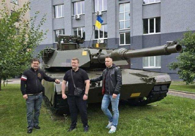 6国雇佣军到齐,俄终于弄明白,攻不下基辅的原因,3万朝军已就位