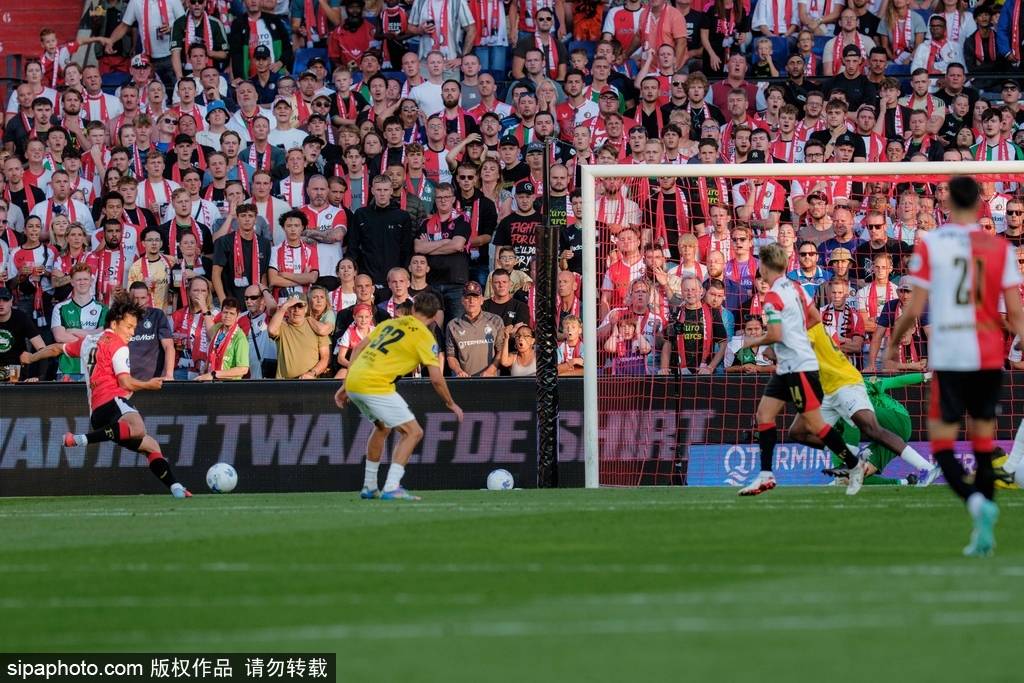 费内巴切5-2逆转费耶诺德晋级欧冠资格赛:弗雷德的超级世界波引爆全场