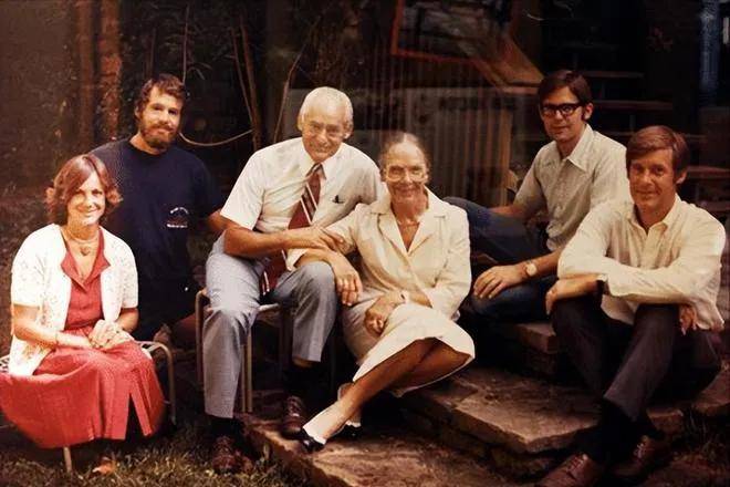 身家千亿美元的沃尔玛小公主:不上班,不生娃,只烧钱