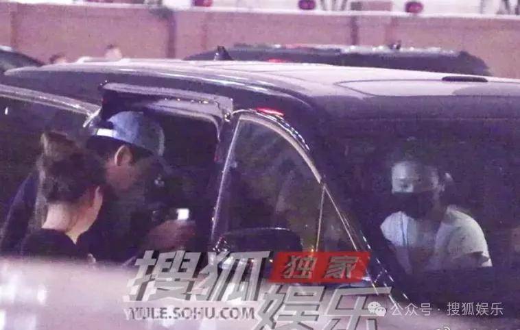 被全网劝分的这对终于分手了?她最近的状态确实肉眼可见的好!