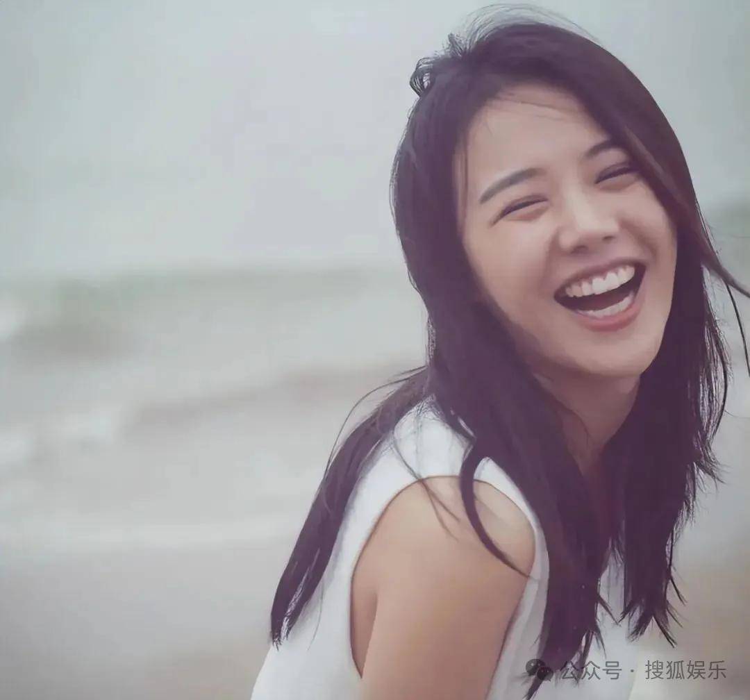 被全网劝分的这对终于分手了?她最近的状态确实肉眼可见的好!