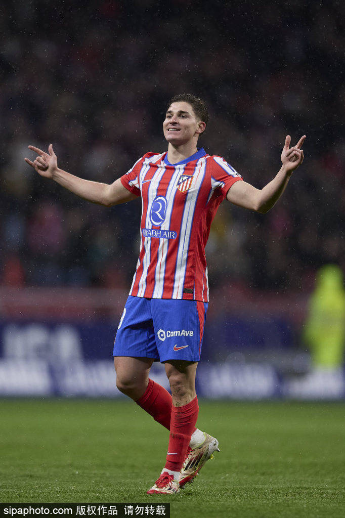 米兰新战术的关键点:抗压能力和中场厚度