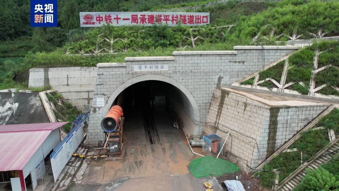 重庆️万州,1小时飙拢!渝万高铁关键节点打通→